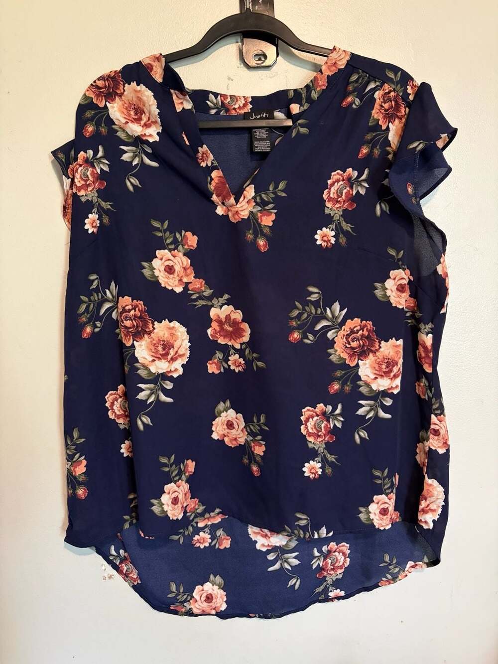 Justify Women's Plus Size 1X Navy Floral Print Flutter Sleeve High-Low Blouse